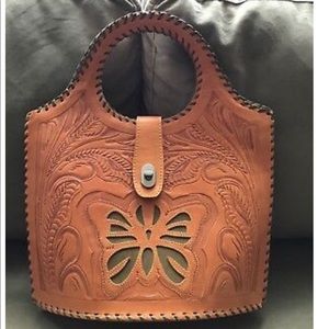 Leaders in leather purse